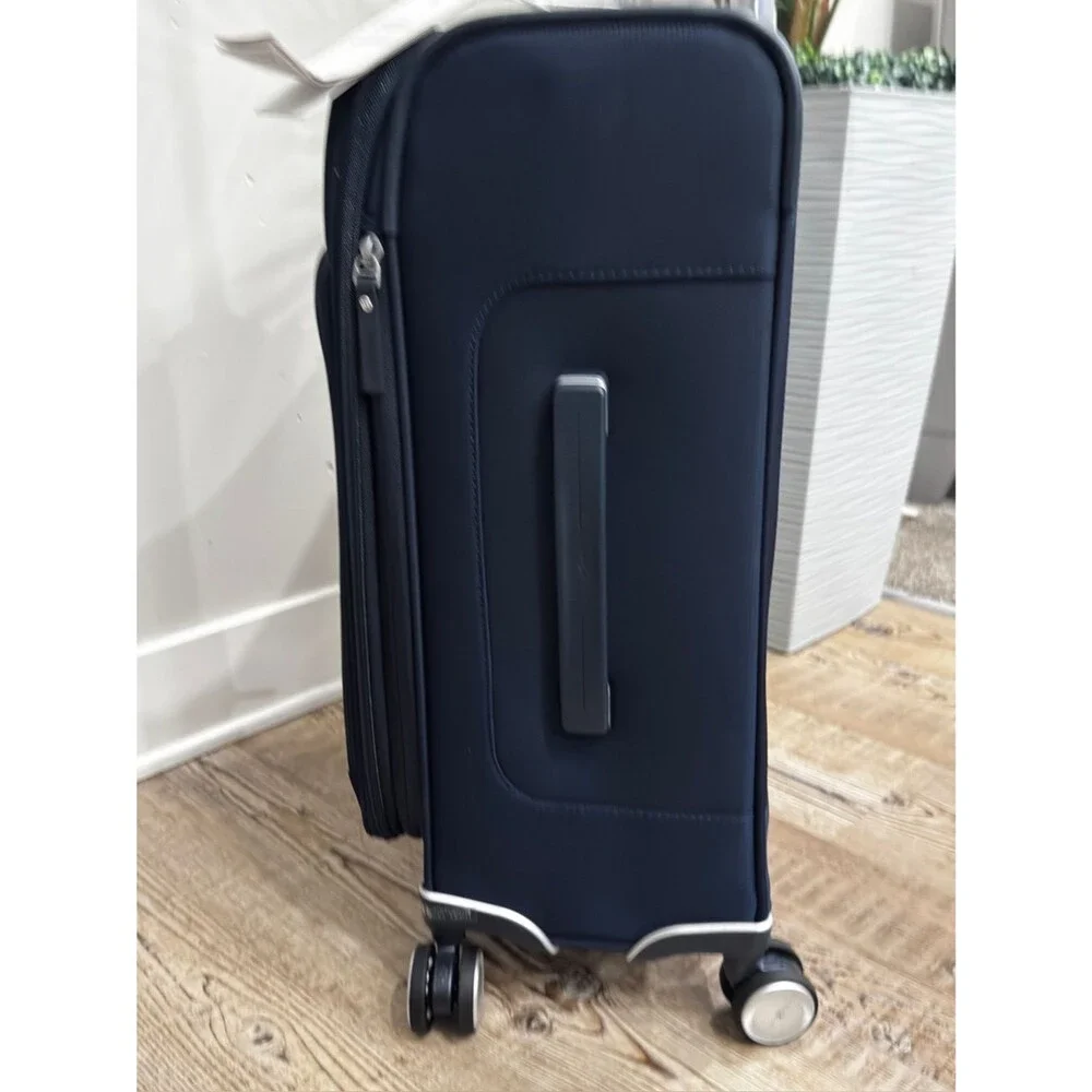 Samsonite Deep Navy Spinner Carry-On Silhouette 18 Softside Suitcase travel bag